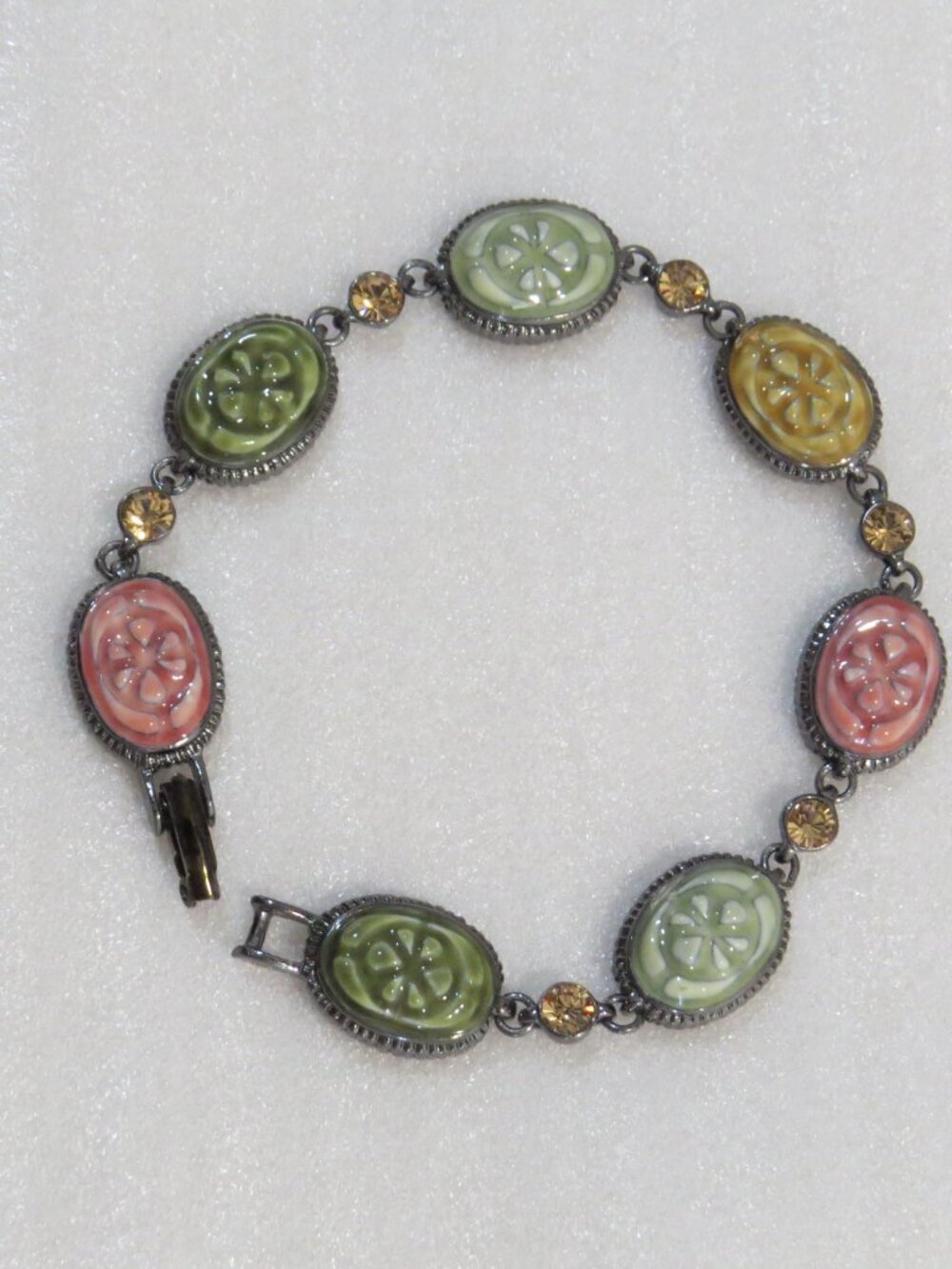Liz Claiborne LC Signed Scarab Style Bracelet Ceramic Stations 8"